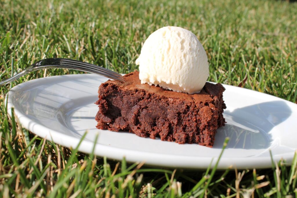 brownie with ice cream