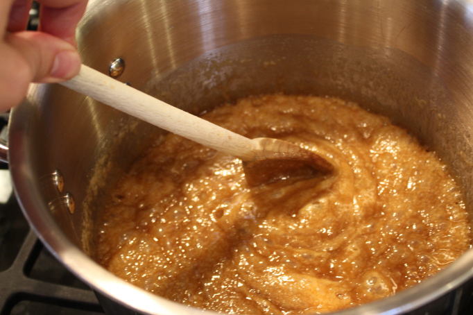 making caramel for bacon caramel popcorn