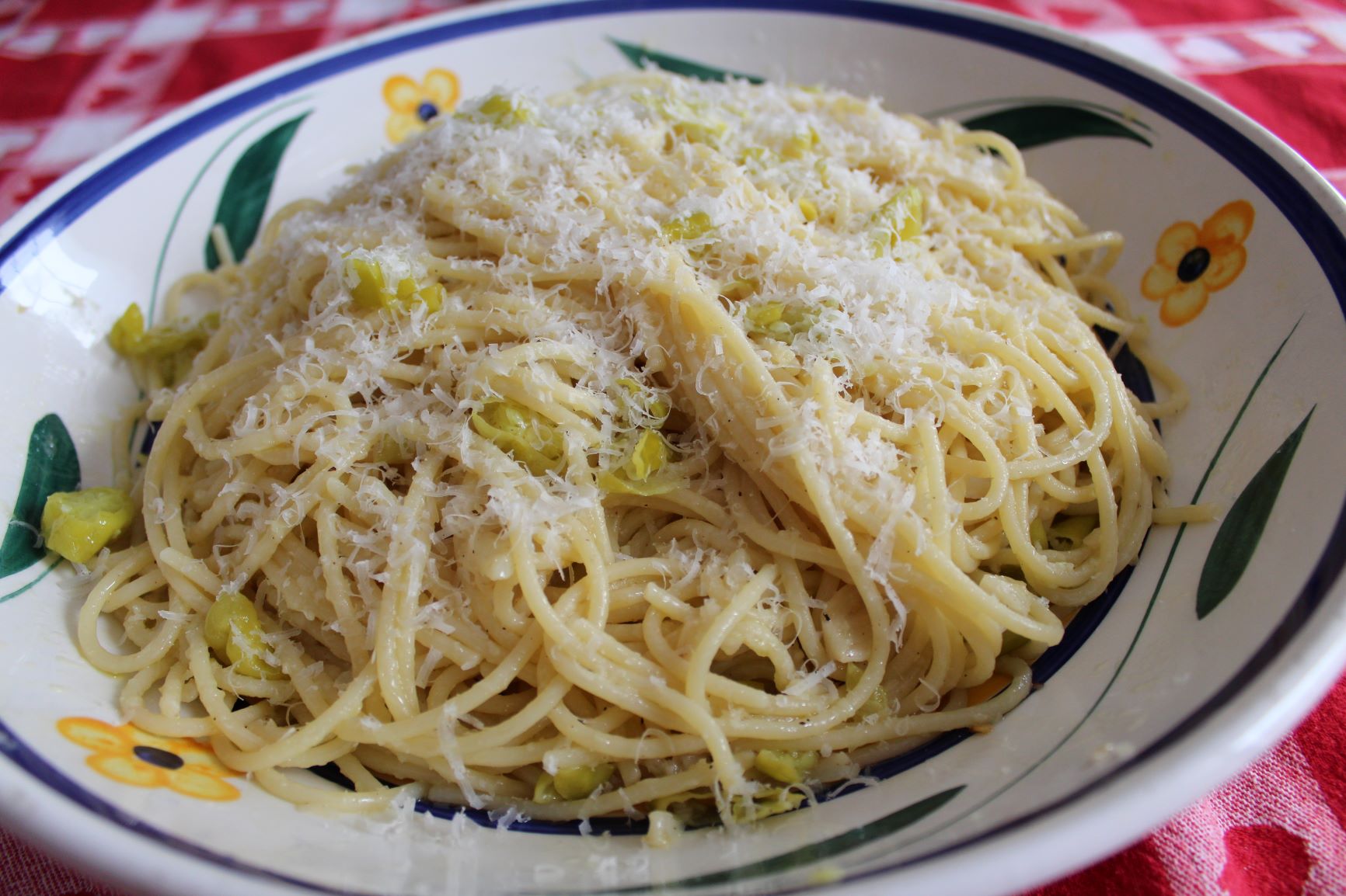 Spaghetti aglio olio e peperoncino