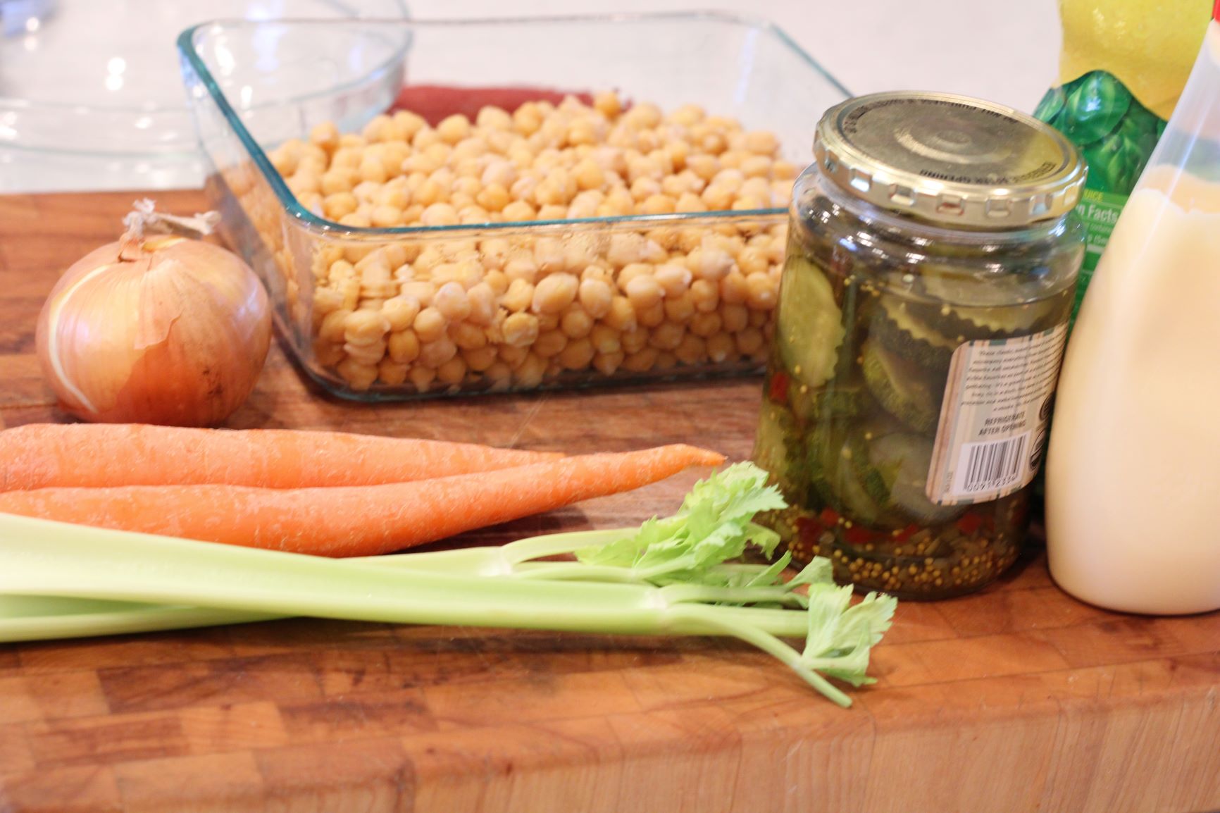 ingredients for smashed chickpea saandwich
